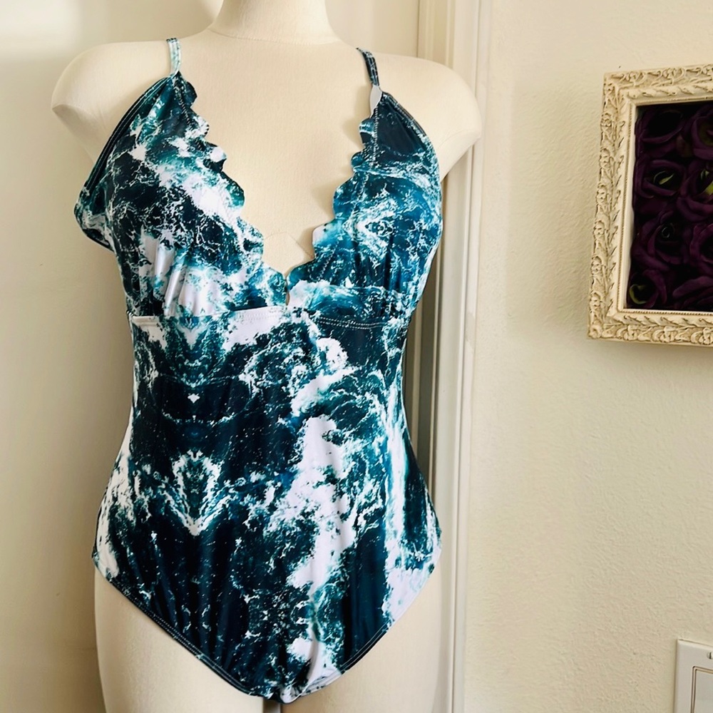 Zaful~Swimsuit~One Piece / Waves / NWOT / Host Pick - Picture 10 of 10